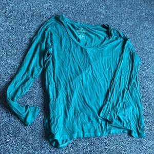 Long Sleeve vneck American Eagle top